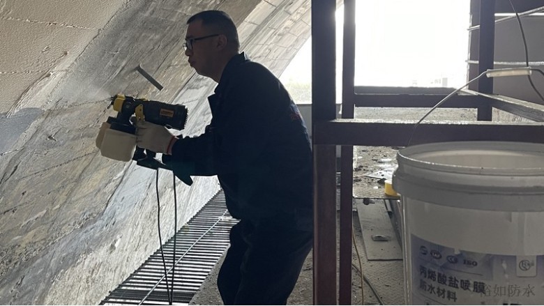 丙烯酸鹽噴膜防水材料環(huán)保性如何？地下管廊防水驗(yàn)收標(biāo)準(zhǔn)